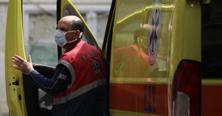 Ξανά πάνω από 300 τα νέα κρούσματα, άλλοι 8 νεκροί από κορονοϊό