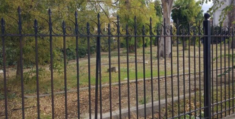 Ζάκυνθος: Νεκρός διαρρήκτης που καρφώθηκε σε κάγκελα φράκτη