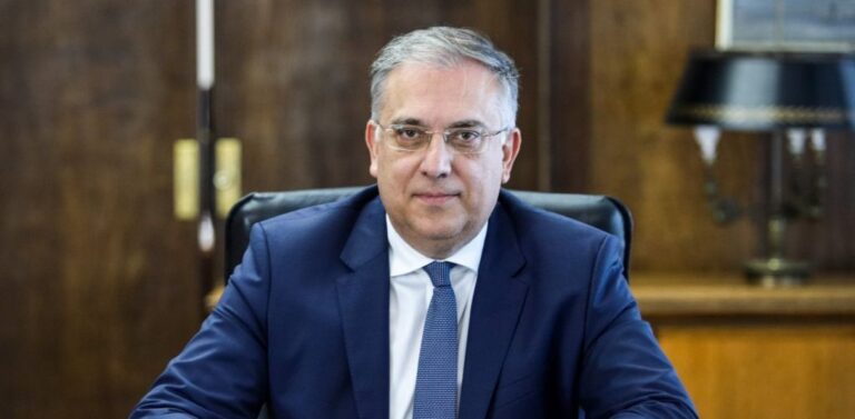 Θεοδωρικάκος: «Στο Δημόσιο μόνο με Πανελλήνιες και ψυχομετρικά τεστ»