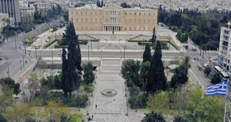 Έρχεται γενικό lockdown στα 2.000 κρούσματα ημερησίως