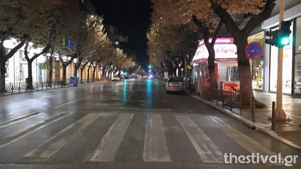 Άδεια η Θεσσαλονίκη μετά την απαγόρευση της κυκλοφορίας – Έπεσαν τα πρώτα πρόστιμα 3 tsimiski 1024x575 1