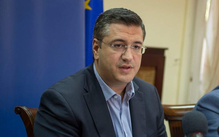 Τζιτζικώστας: «Ασχημα τα πράγματα στη Θεσσαλονίκη, πάμε προς lockdown»