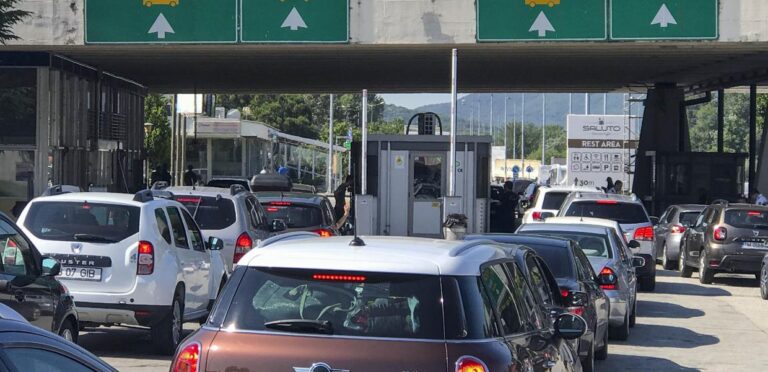 Κοροναϊός: Σφραγίζονται τα βόρεια σύνορα μετά το ρεκόρ κρουσμάτων στη Θεσσαλονίκη