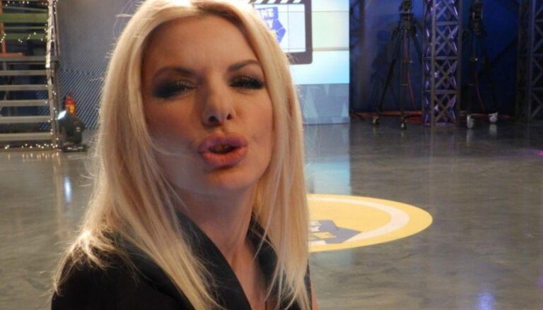 Η Ανvίτα Πάνια έφτιαξε μελομακάρονα που έμοιαζαν με μπιφτέκια