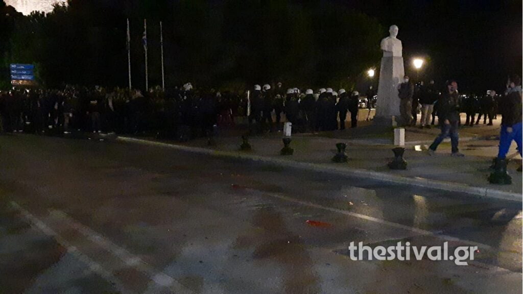 Θεσσαλονίκη: Επεισόδια μεταξύ διαδηλωτών κατά του lockdown και αστυνομικών 1 entasi 3 1024x576 1