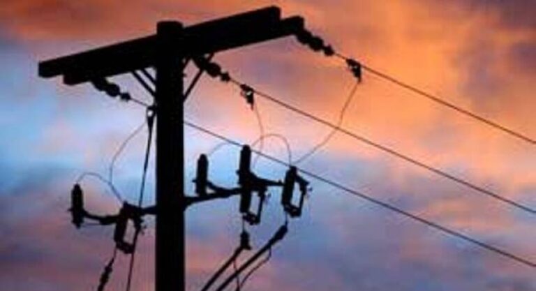 Συγκλονίζει περιστατικό στη Ροδόπη: «Κόψε το ρεύμα σε μία ώρα, τώρα κάνει μάθημα το παιδί μου»