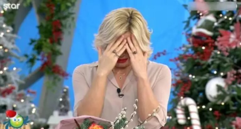 Κατέρρευσε η Κατερίνα Καραβάτου με το τηλεφώνημα που δέχτηκε στην εκπομπή της