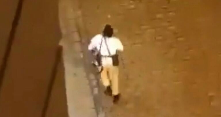 Βιέννη: Βίντεο με δράστη ζωσμένο με εκρηκτικά πριν χτυπήσει τη συναγωγή