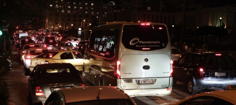 Lockdown: Οι Αθηναίοι φεύγουν για καραντίνα στην επαρχία – Εξοδος 60.000 οχημάτων