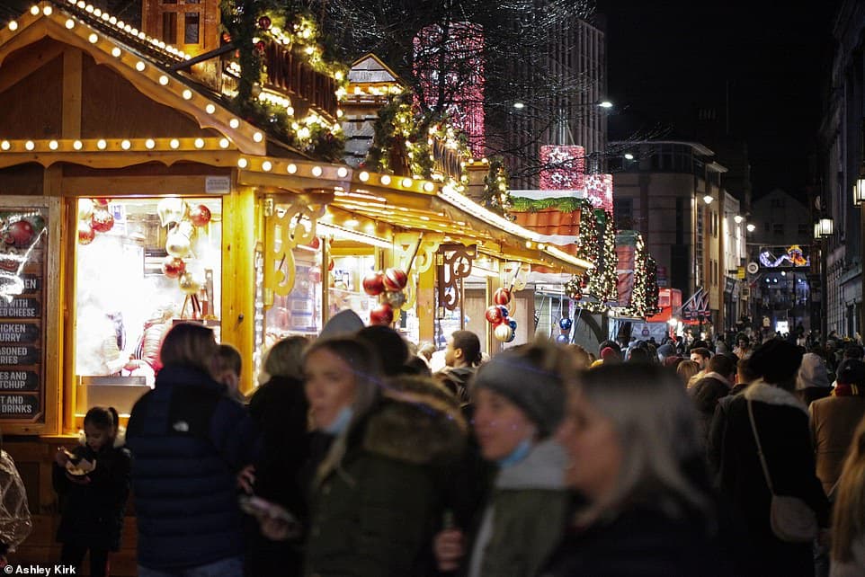 36493096 9021981 outdoor market stalls pictured are permitted to keep trading in a 18 1607244995606