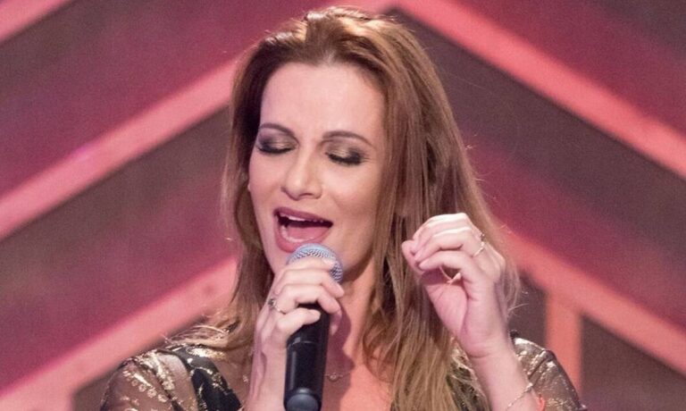 Δέσποινα Ολυμπίου: «Απέβαλα στο J2US, την ώρα που αιμορραγούσα βγήκα στη σκηνή»