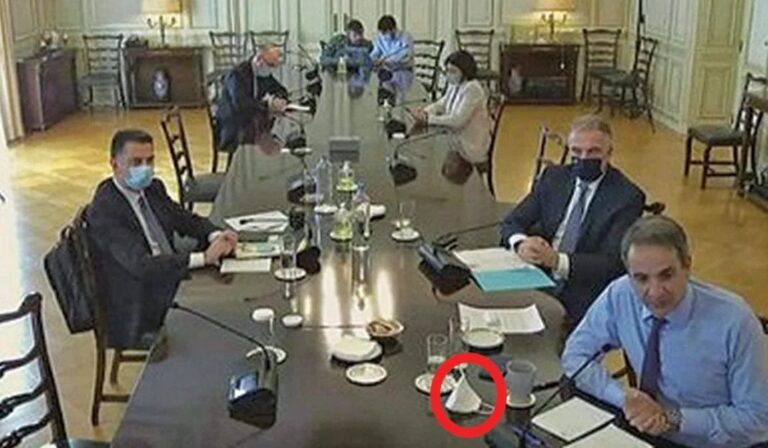 Χωρίς μάσκα (και πάλι) ο «ανέμελος» Μητσοτάκης