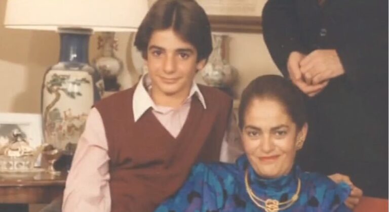 Η προσωπική ιστορία του Μητσοτάκη με τα εμβόλια και τη μητέρα του