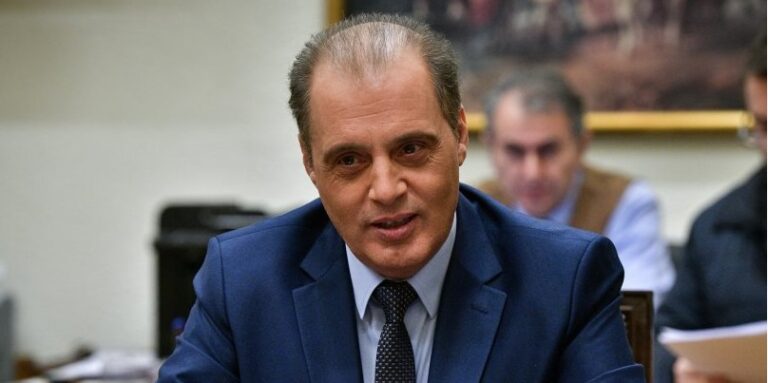 Βελόπουλος: «Το εμβόλιο κορονοϊού γίνεται εκβιαστικά υποχρεωτικό»