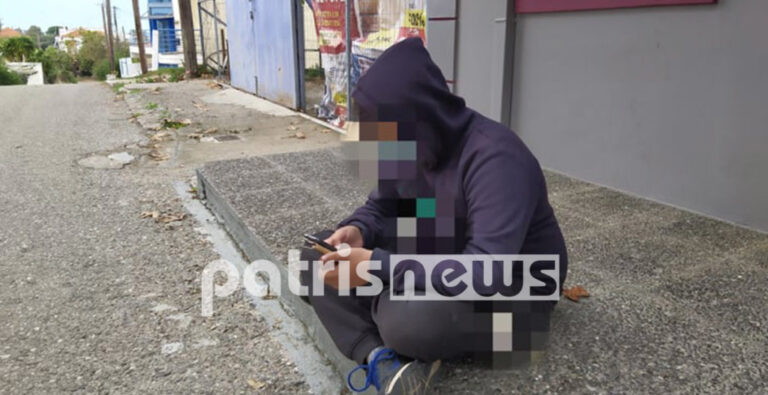 Αμαλιάδα: 12χρονος μαθητής  παρακολουθεί την τηλεκπαίδευση με δανεική σύνδεση
