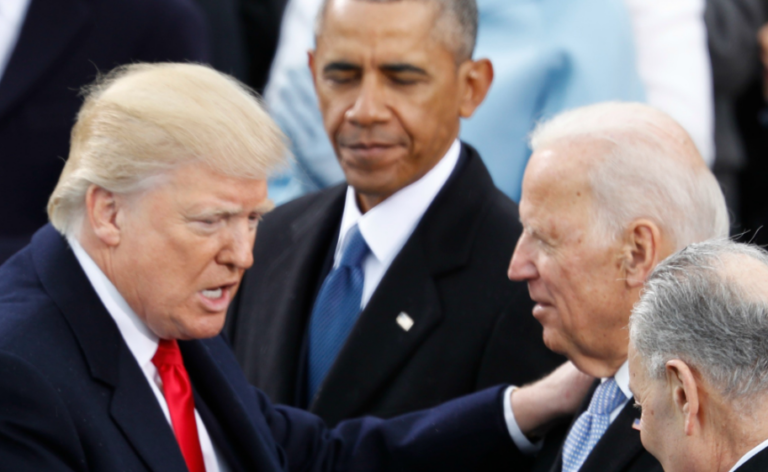 New York Times: Ο Τραμπ δηλώνει ότι δεν θα παραιτηθεί