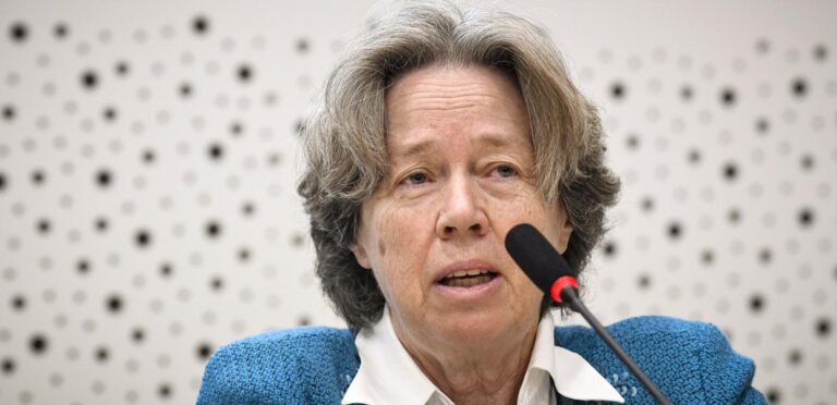 «Βόμβα» Λινού: «Κλείνουν ολόκληρες περιοχές χωρίς να έχουμε στοιχεία κρουσμάτων»