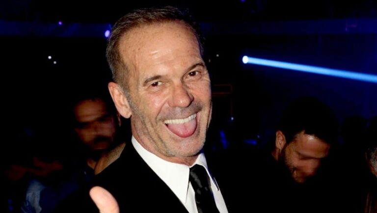 Η απάντηση του Πέτρου Κωστόπουλου για την Πρωτοχρονιά στο Ντουμπάι