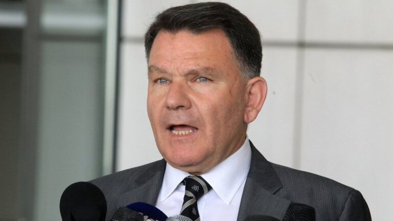 Γιατί εμβολιάστηκε ο Αλέξης Κούγιας ενώ δεν είναι άνω των 85 ετών