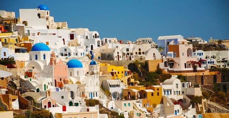 Telegraph: Η Ελλάδα η πρώτη χώρα να επισκεφθεί κανείς μετά το lockdown