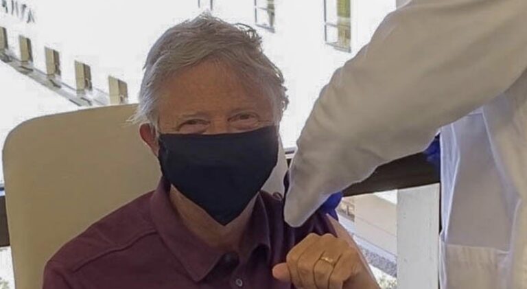 Έκανε το εμβόλιο για τον κορονοϊό ο Bill Gates