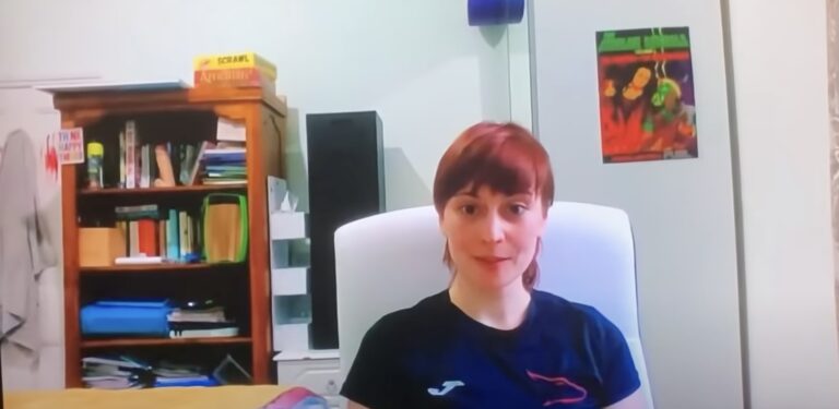 Βγήκε στο BBC με ένα σeξουαλικό αντικείμενο να φαίνεται από πίσω