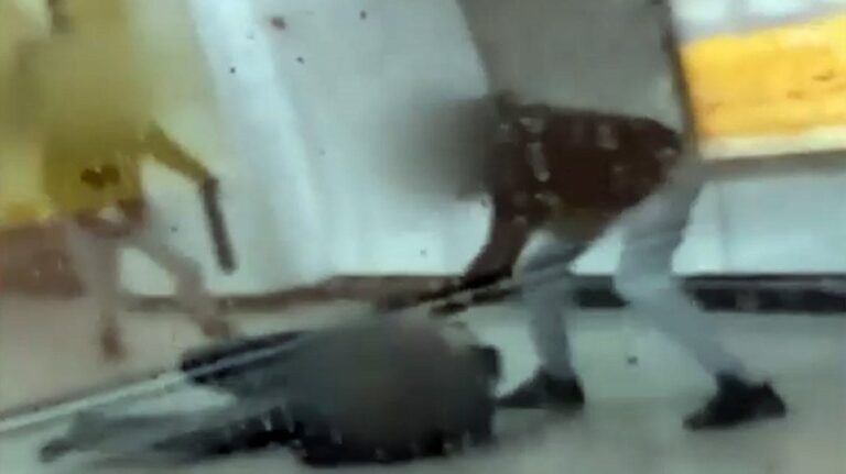 Aνήλικοι που έδειραν τον σταθμάρχη: «Μας είπε κάτι για το σπίτι μας και θολώσαμε»