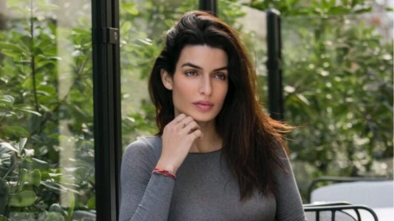 Τόνια Σωτηροπούλου: «Ήμουν 18 κι εκείνος 54 – Μπήκε στο καμαρίνι μου και πήγε να με φιλήσει»