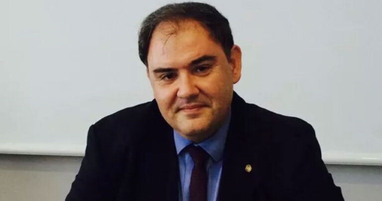 Εφιαλτική πρόβλεψη Σαρηγιάννη για 6000 κρούσματα την ημέρα!