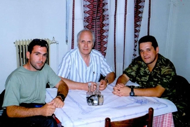 Ο Άδωνις Γεωργιάδης... φαντάρος: Η φωτογραφία από τη θητεία στη Σπάρτη το 2000 1 Ο Άδωνις Γεωργιάδης... φαντάρος: Η φωτογραφία από τη θητεία στη Σπάρτη το 2000
