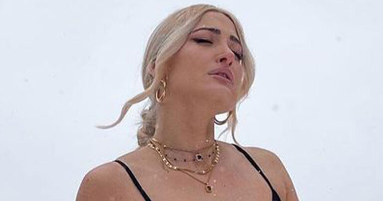 H Ιωάννα Τούνη βγήκε με το σουτιέν της στα χιόνια