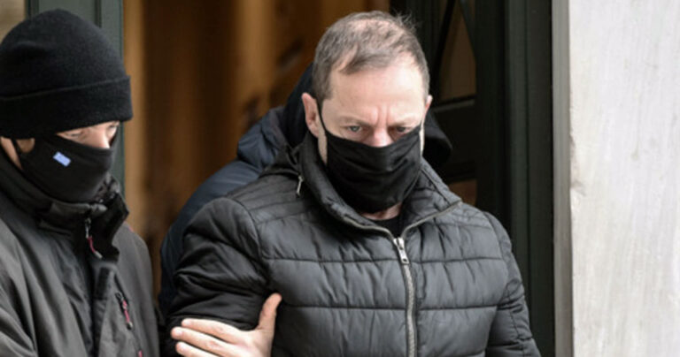 Λιγνάδης: Σύχναζε στην πλατεία δίπλα στο σπίτι του και «ψάρευε» ανήλικα παιδιά