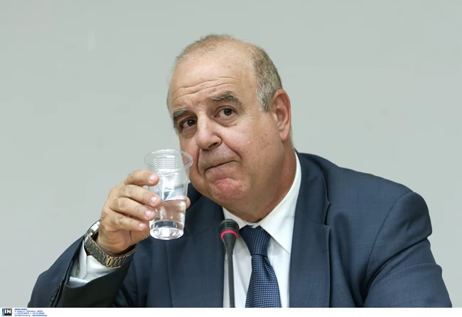 Ο Χαϊκάλης για το «Άντρας παλαιάς ντροπής»: Η Ακρίτα μου έδωσε μια κλωτσιά για να πάω ακόμα παρακάτω 1 Ο Παύλος Χαϊκάλης για το "Άντρας παλαιάς ντροπής": Η Ακρίτα μου έδωσε μια κλωτσιά για να πάω ακόμα παρακάτω