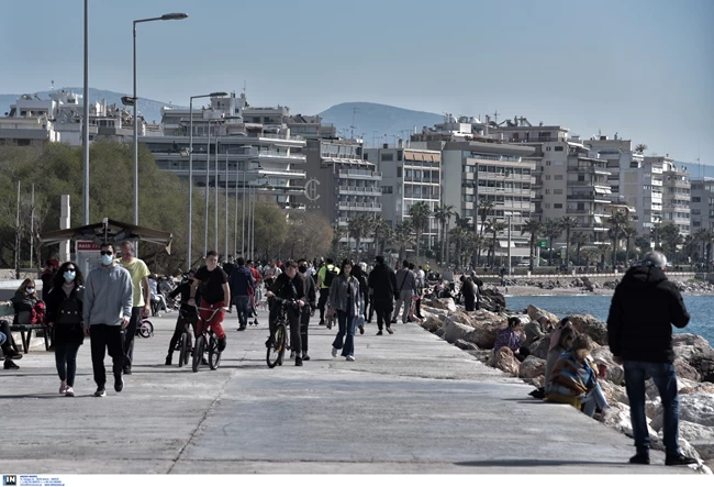 Οι Αθηναίοι έστειλαν μήνυμα «Πάμε στο Φάληρο»: Όλοι στην παραλία παρά την παράταση του lockdown 5 Φάληρο 6