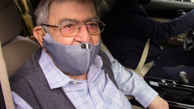 Εμβολιάστηκε στο Ναύπλιο ο τέως βασιλιάς Κωνσταντίνος