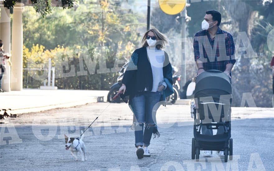 Βασίλης Κικίλιας - Τζένη Μπαλατσινού: Βόλτα στο Ζάππειο με τον νεογέννητο γιο τους 4 balatsinou-kikilias-5_2