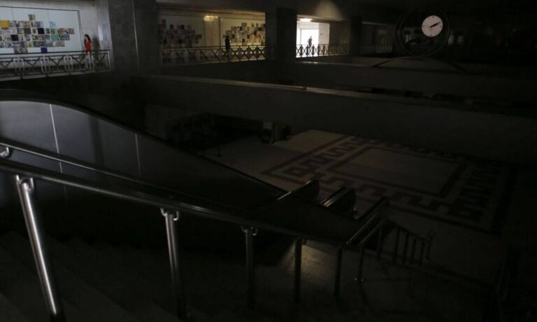 Διακοπές ρεύματος στην Αττική – Έκρηξη σε υποσταθμό στα νεόκτιστα Ασπροπύργου