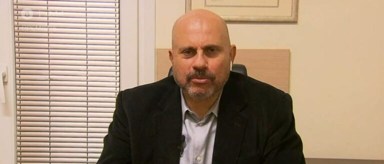 Κούβελας: «Να μένουν μέσα μόνο οι ευπαθείς, ο εγκλεισμός του γενικού πληθυσμού ενισχύει τα θανατηφόρα στελέχη του κορωνοϊού»