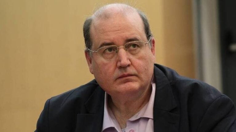 Φίλης για Κουφοντίνα: «Έχει τα ίδια δικαιώματα με κάθε φυλακισμένο»