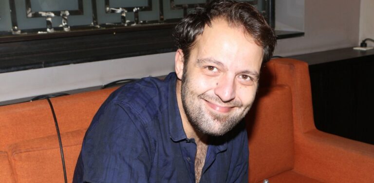 Ξεσπά ο Αύγουστος Κορτώ: «Εμείς οι αδερφές τους ξέρουμε καλά τους «άντρες παλιάς κοπής»»