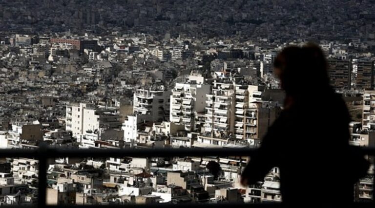 Η Αττική «φλέγεται» από κορωνοϊό – Πάνω από 100.000 ενεργά κρούσματα δείχνουν τα μοντέλα