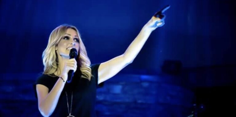 Γνωστός εφοπλιστής ξεφάντωσε με 50 καλεσμένους στη βίλα του με τη Νατάσα Θεοδωρίδου