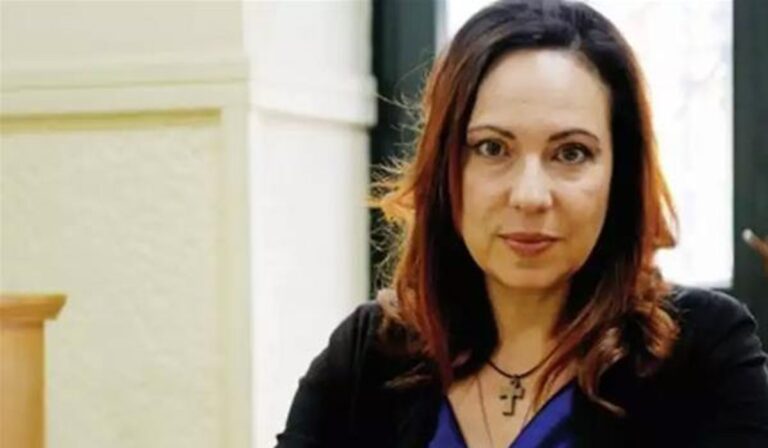 Βίκυ Πρωτογεράκη: «Ήταν σοκαριστικό, έβγαλε τα γεννητικά του όργανα»