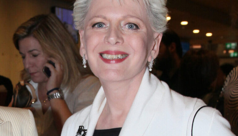 Έλενα Ακρίτα: Το Facebook έκλεισε το λογαριασμό της