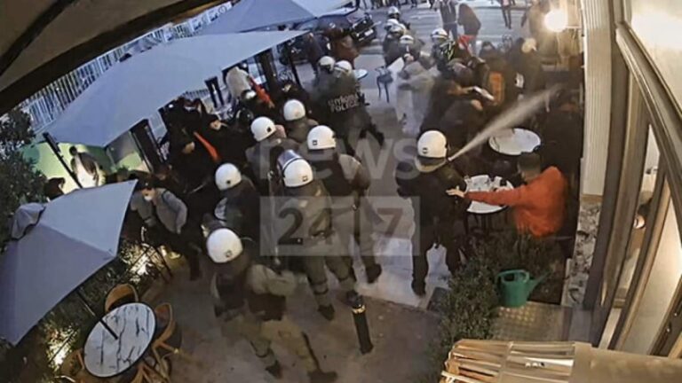 Βίντεο ντοκουμέντο: Η επίθεση αστυνομικών σε καφετέρια στο Γαλάτσι – Άγρια αστυνομική βία και χημικά