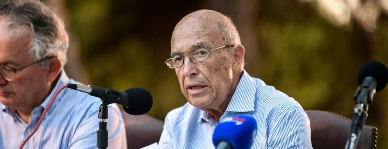 Η σπάνια φωτογραφία του Κώστα Σημίτη απ’ όταν ήταν 30 ετών