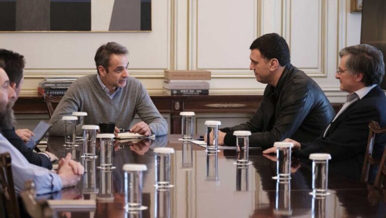 «4.000 κρούσματα θα ανακοινωθούν σήμερα»: Θρίλερ με την άρση του lockdown