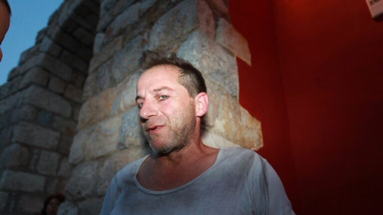 Αποκαλύψεις για Λιγνάδη: Βρέθηκαν στο σπίτι του άδειες παραμονής ανήλικων αλλοδαπών