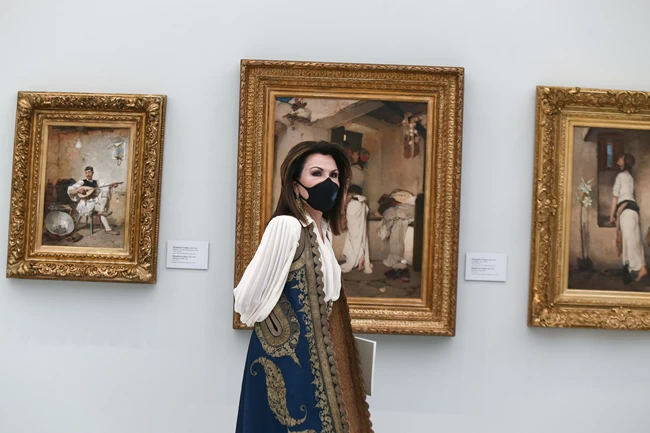 Με αυθεντικό ηπειρώτικο πιρπιρί και χρυσή πόρπη η Γιάννα Αγγελοπούλου στην Εθνική Πινακοθήκη 6 γιαννα