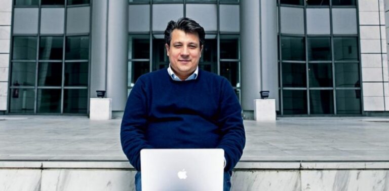 Δερμιτζάκης: «Με 3.200 κρούσματα κανείς δεν σκέφτεται να ανοίξουμε πράγματα»